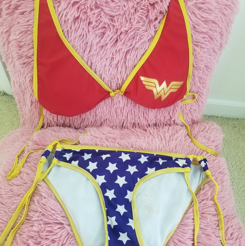 Wonder Woman Bikini